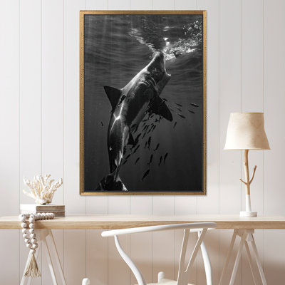 Art de toile de requin agressif: impression murale de loft imprimé, cadeau unique d'homme des cavernes, 1P or encadré