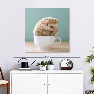 Crowle Hedgehog dans une tasse de thé