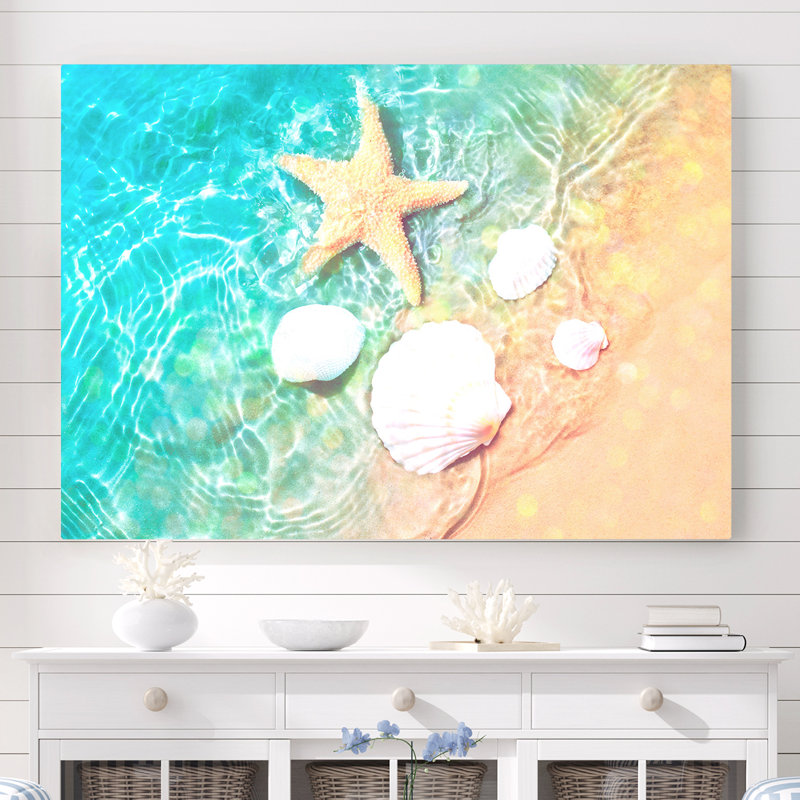 «Mccutchen Relax with Starfish and Shells at the Beach», impression sur toile tendue, H 24 po x l 48 po x 1,5 po