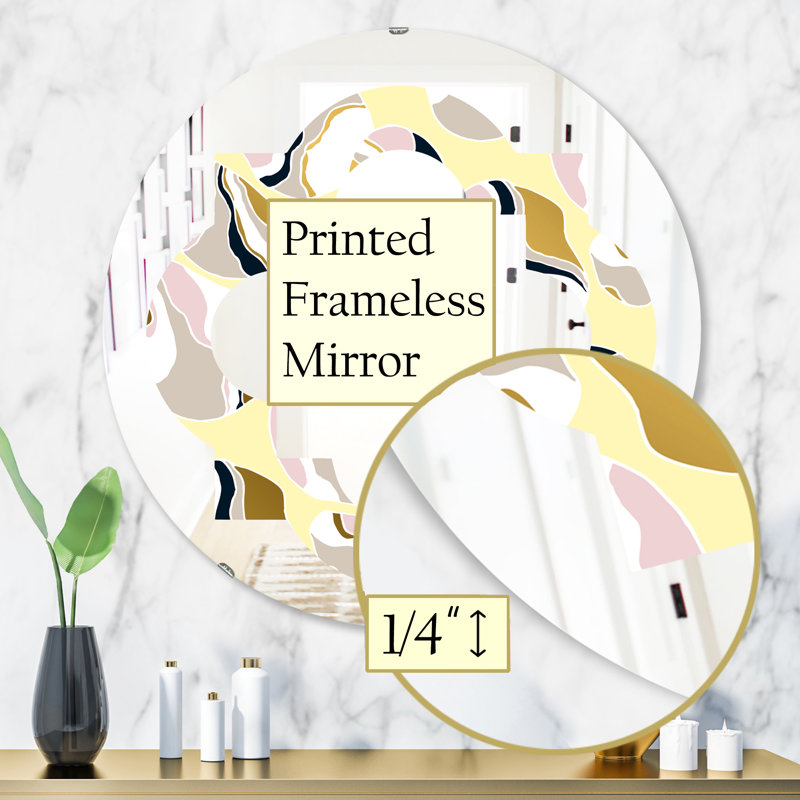 Miroir mural Quatrefoil Glam, H 23,6 po x l 23,6 po, Ornement ondulé avec éléments décoratifs