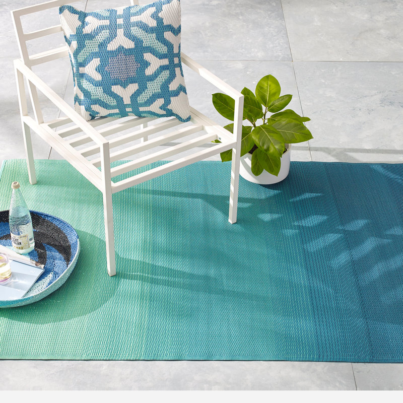 Tapis d'extérieur imperméable en plastique à paille Joena, Rectangulaire 8 pi x 10 pi, Big Sur - bleu sarcelle