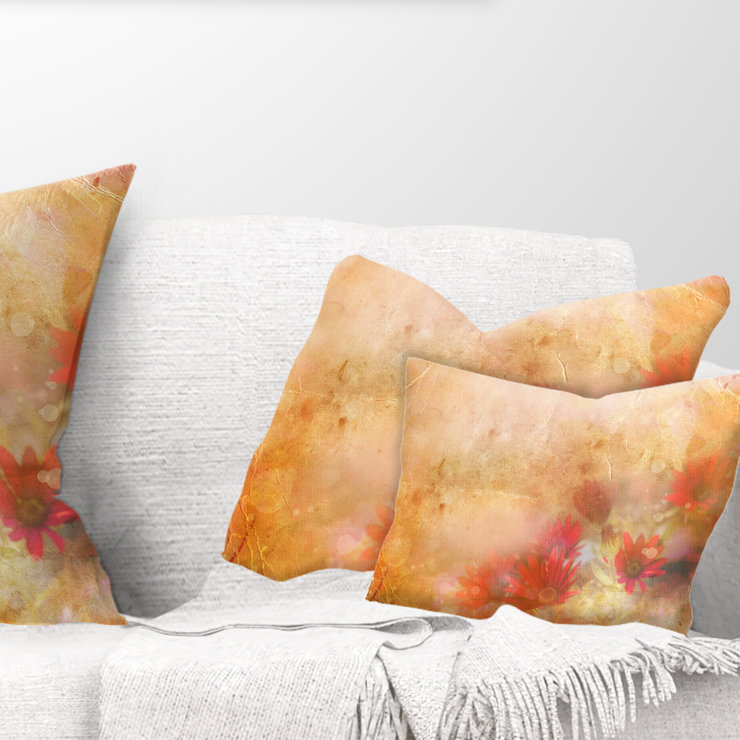 Fleurs rouges et roses sur fond brun - Coussin décoratif à imprimé floral