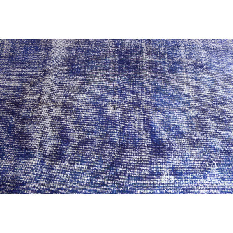 Tapis turc bleu tissé à la main pour un ajout confortable et élégant au salon ou à la chambre à coucher
