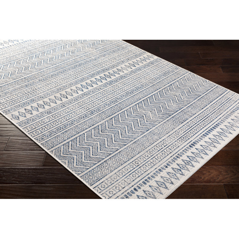 Laruth Southwestern Black/White Indoor/Outdoor Area Rug, Rectangle 5'3" x 7'7", Navy/White