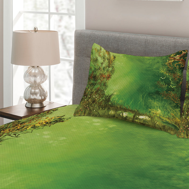 Green Forest Queen Quilted Bedspread Set with Shams