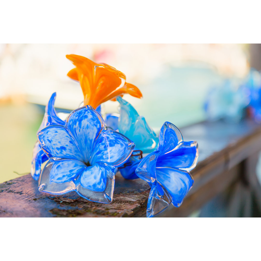 Leinwandbild Traditionelle Blumenglasdekorationen auf der Insel Murano bei Venedig, Italien