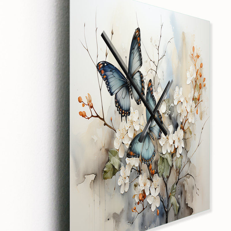 Horloge murale surdimensionnée avec papillon bleu et blanc Serendipity, H 32 po x l 16 po x P 1 po