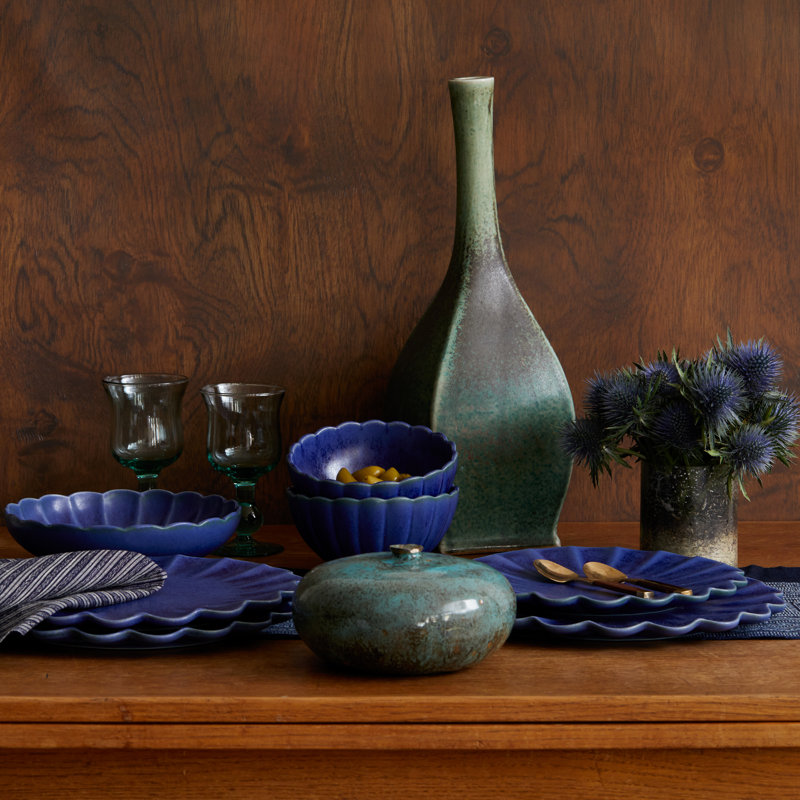 Dhalia Stoneware Dinnerware Set - Service for 4, Blue