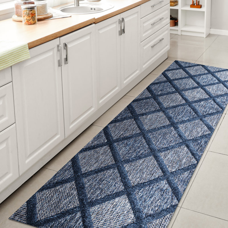 Briano Diamond Trellis Navy Indoor/Outdoor Rug, Runner 2'2" x 8'