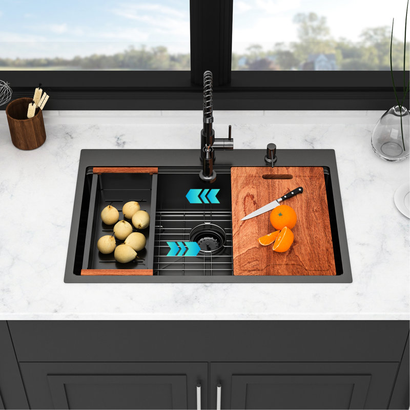Évier de cuisine noir de 36 po avec robinet rétractable, distributeur de savon et poste de travail pour une optimisation de l'espace