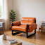 Chaise d'appoint moderne en similicuir avec assise profonde et structure de mortaise, brun-1518675498