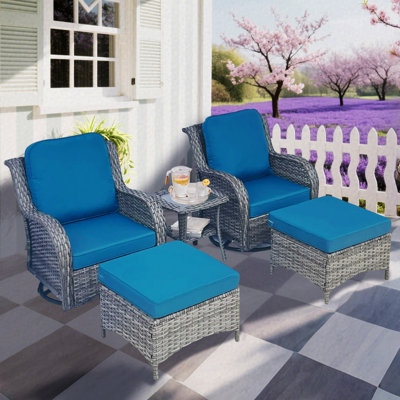 Ensemble de mobilier de patio en osier - Ensemble de conversation modulaire d'extérieur en rotin 5 pièces avec 2 chaises berçantes pivotantes, 2 repose-pieds et 1 table d'appoint pour terrasse