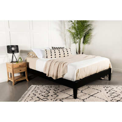 Grand lit foncé, base en bois massif et en pin, adaptabilité universelle, conception à profil bas, finition noire pour cadre de lit de taille détente, finition, sans sommier, utilisation