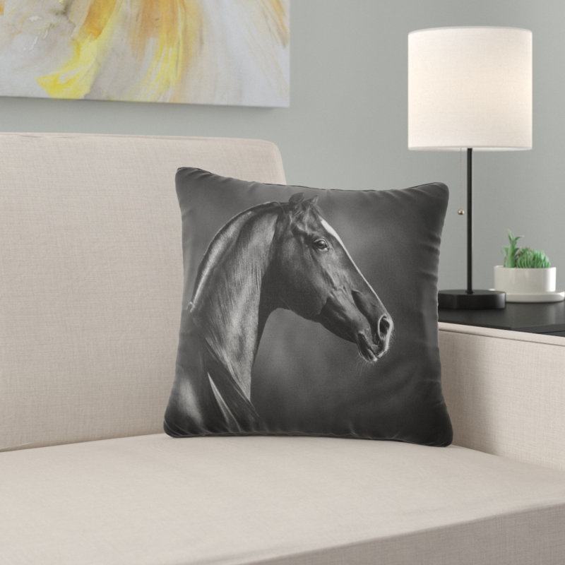 Portrait d'un cheval noir noir - coussin imprimé animal, 18 po x 18 po, Coussin décoratif