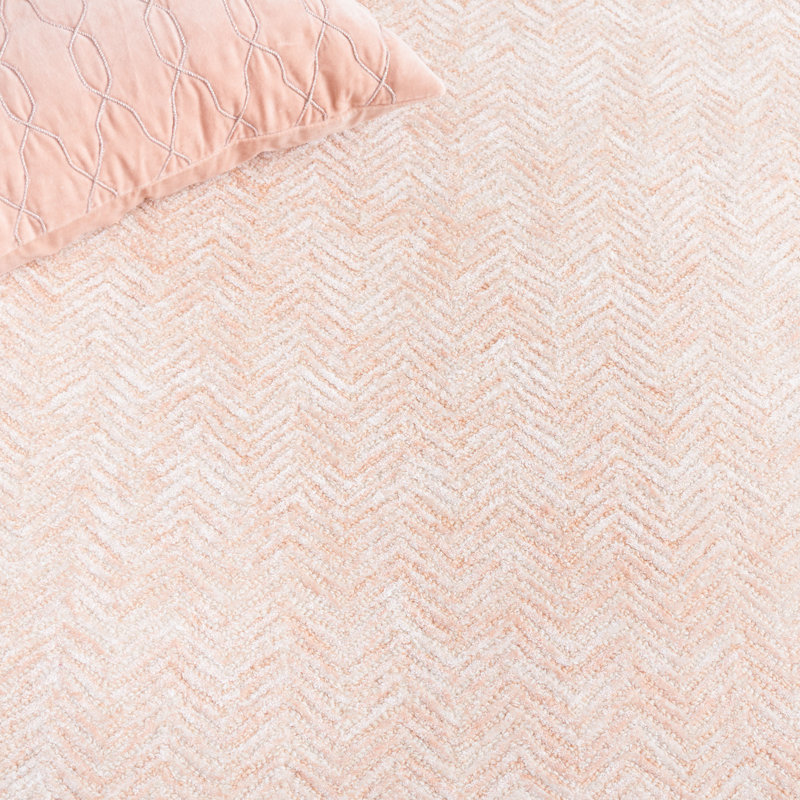 Brunilde Chevron Handmade Tufted Area Rug in Pink/Ivory, Round 6"