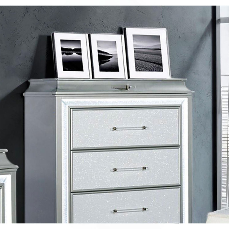 Glamour Style 1Pc Chest