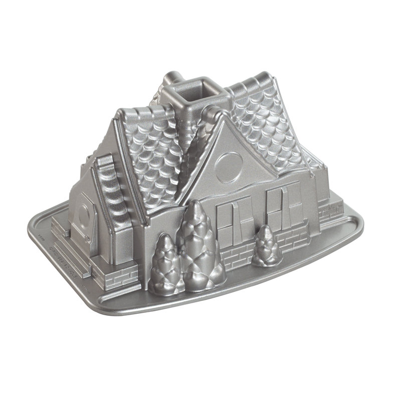 Nordic Ware Bundt® Gingerbread House Fluted Cake Pan