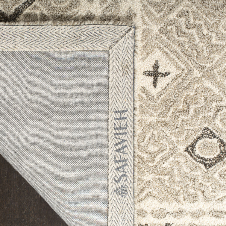 Devlin Hand Tufted Wool/Cotton Southwestern Rug in Grey/Ivory