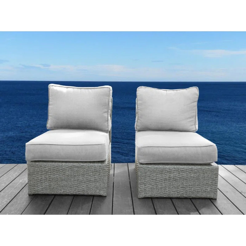 Chaise de patio entièrement assemblée avec coussins