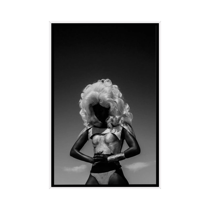 « Warrior Queen » par Gregory Prescott-impression, H 48 po x l 32 po x P 1,5 po, Toile blanche encadrée, Pas de tapis
