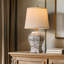 Lampe de bureau classique en céramique noire et blanche de 20,75 po convenant à la chambre à coucher, au salon et à la table de chevet