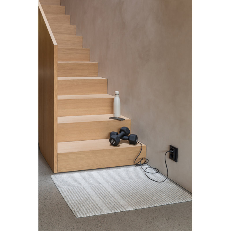 Loype Breezy Beige, 24" W x 34" L