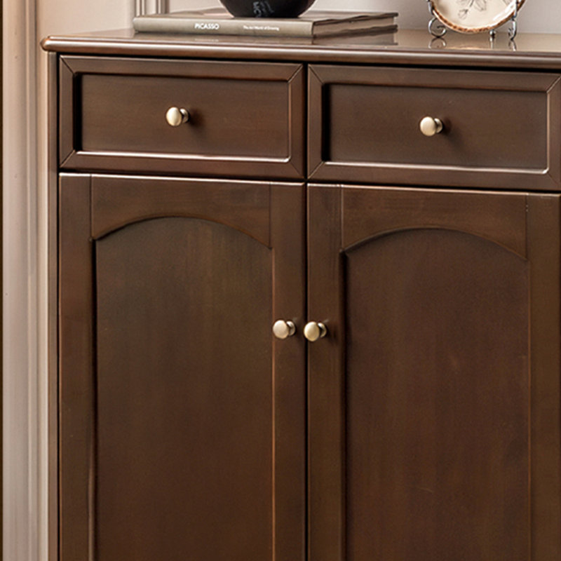 Grand range-chaussures classique rétro