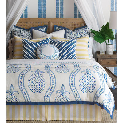 Pineapple Bobble Comforter