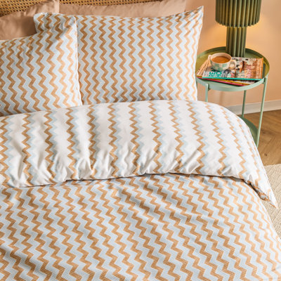Izzie Polyester Chevron / Zig Zag Duvet Cover Set with Pillowcases