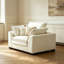 Chaise avec accoudoirs en velours blanc crème