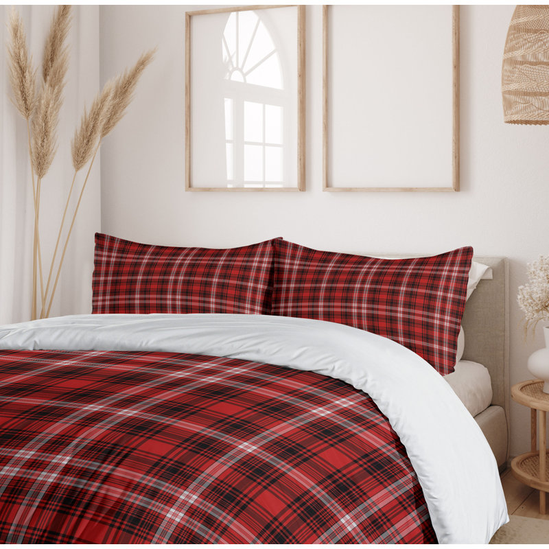 Scarlet Black White Plaid Microfiber Queen/Full Quilt Set
