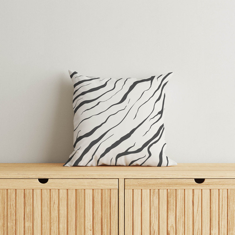 Coussin décoratif Lush Cracks, H 18 po x l 18 po, Ivoire / rayures gris anthracite