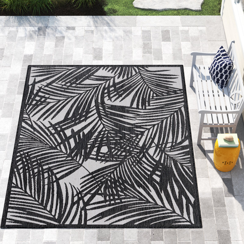 Anjalie Floral Machine Woven Polypropylene Indoor / Outdoor Area Rug in Black/Gray, Rectangle 5' x 7'