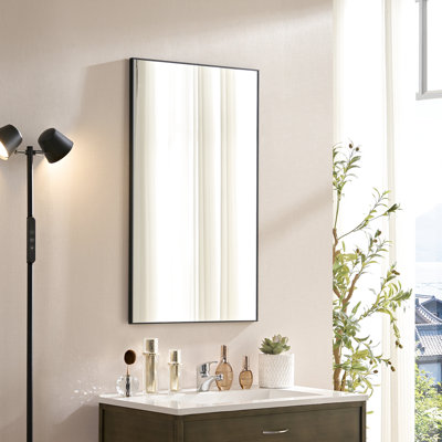 Miroir de salle de bain noir brillant 36x22inch avec cadre en métal étroit, reflet transparent, miroir rectangulaire simple aspect luxueux, verre HD, installation horizontale / verticale en aluminium