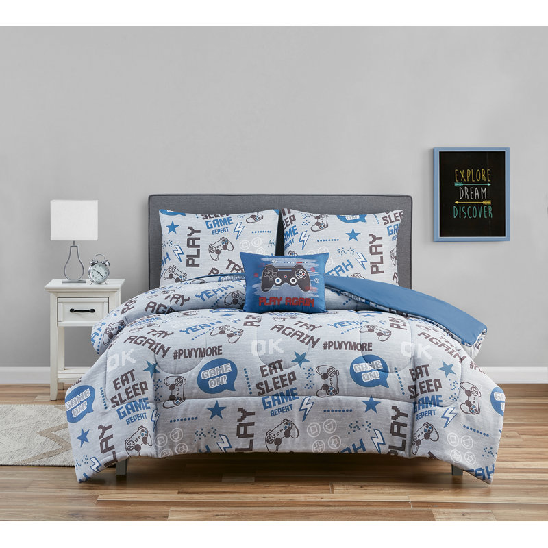 Jersey Gamer 4 - Piece Comforter Set, Full Comforter + 2 Shams + 1 Throw Pillow