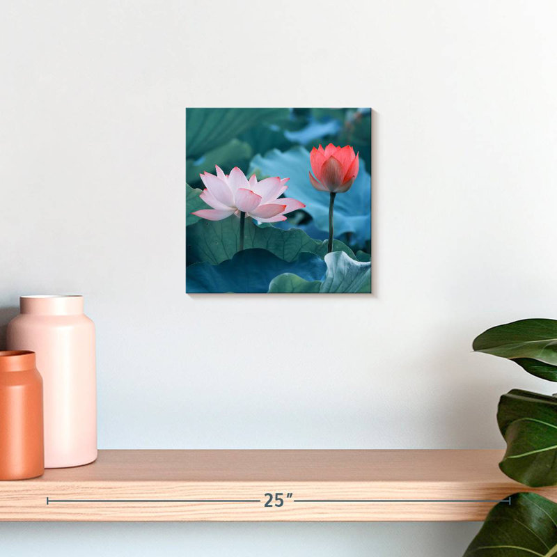 Harnek captivant des fleurs de lotus, H 10 po x l 10 po