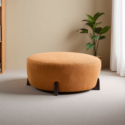 Repose-pieds Modish: Boucletop avec pieds évasés en bois d'hévéa