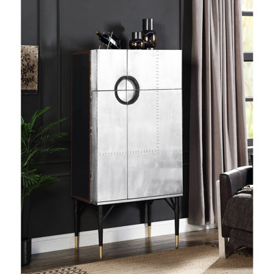 Armoire à vin en cuir et aluminium