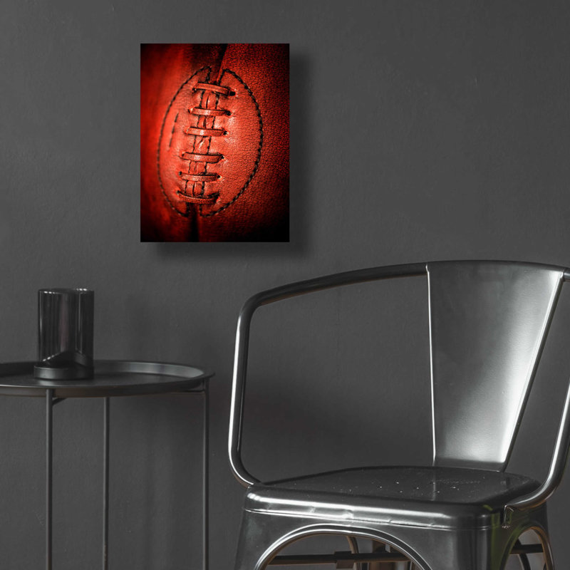 «Epic Art» en cuir par Philippe Sainte-Laudy, «Leather» en acrylique par Philippe Sainte, H 16 po x l 12 po x P 0,13 po