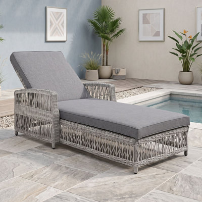 Chaise longue d'extérieur avec dossier réglable à 4 positions et accoudoirs, chaise longue en rotin PE avec coussin amovible
