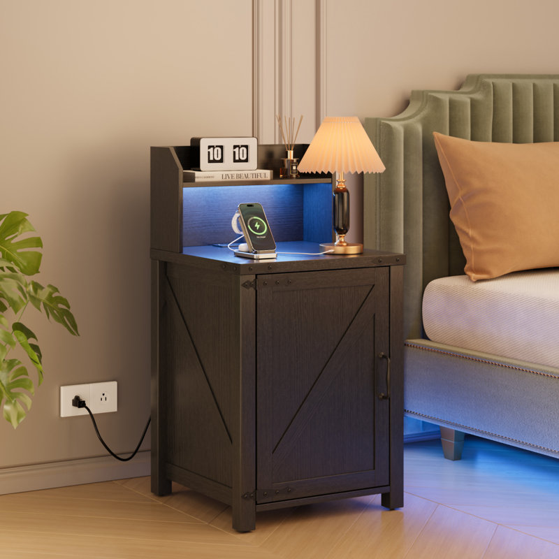 Table de chevet avec station de charge OKD, Plateau noir / base noire