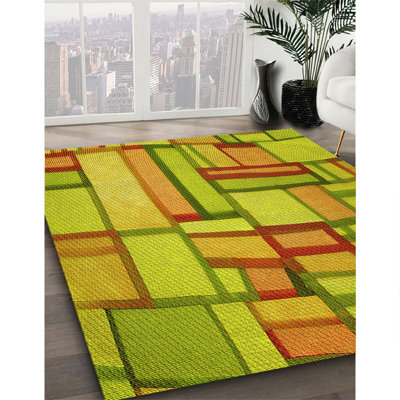 Tapis jaune tissé à la machine