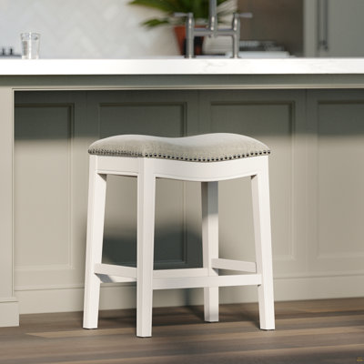 26 po Tabouret de bar en bois à hauteur de comptoir sans dossier avec siège clouté, garniture cloutée Farmhouse Whitewash avec siège rembourré gris, 1 pièce