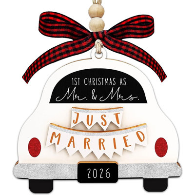 Notre premier ornement de Noël marié 2026, souvenir d'arbre de Noël en bois M. et Mme, cadeau de mariage pour les nouveaux mariés