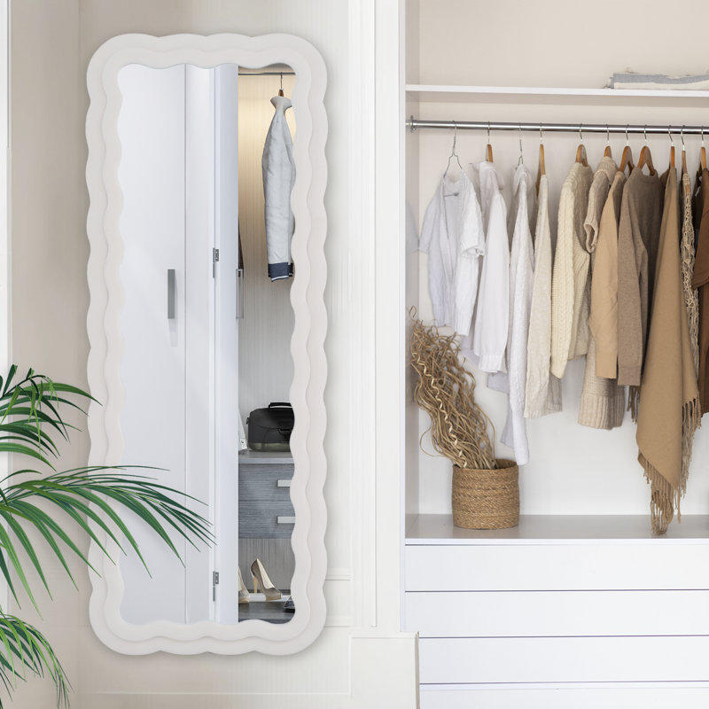 Miroir pleine grandeur ondulé, 71 po x 30 po