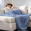 Léger à rayures - jeté en molleton doux de 300 g / m², couverture à rayures décorative et cadeau pour canapé, lit, canapé et salle de climatisation.-123628459-123628461