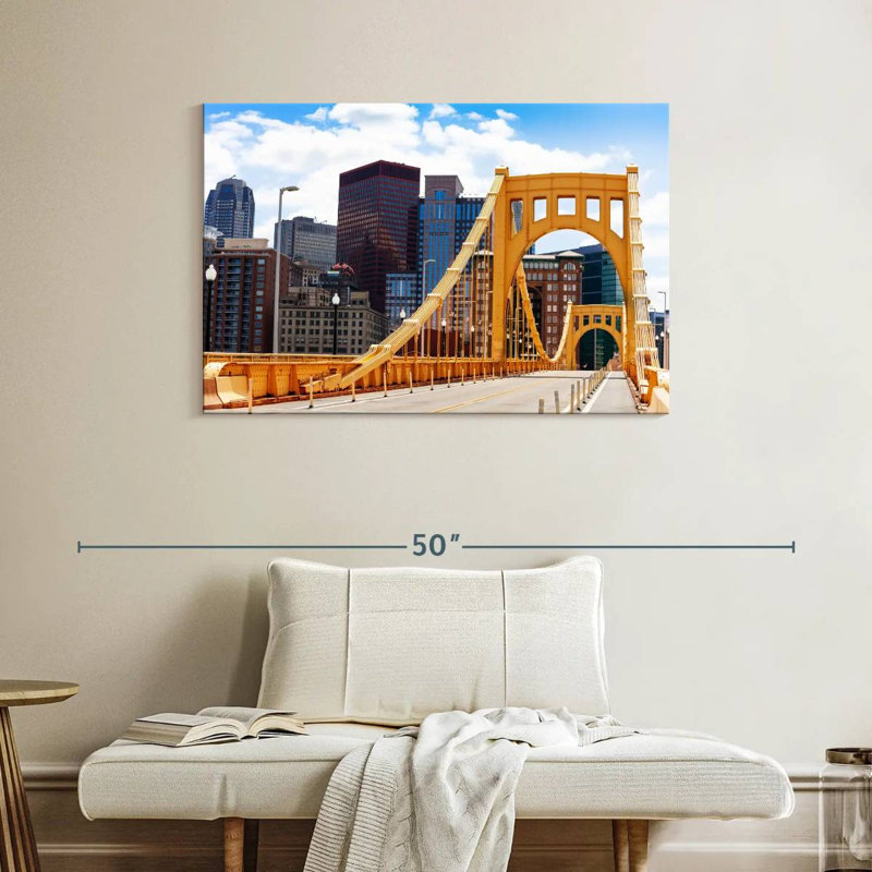 Lilie jaune Roberto Clemente Bridge, H 26 po x l 39 po