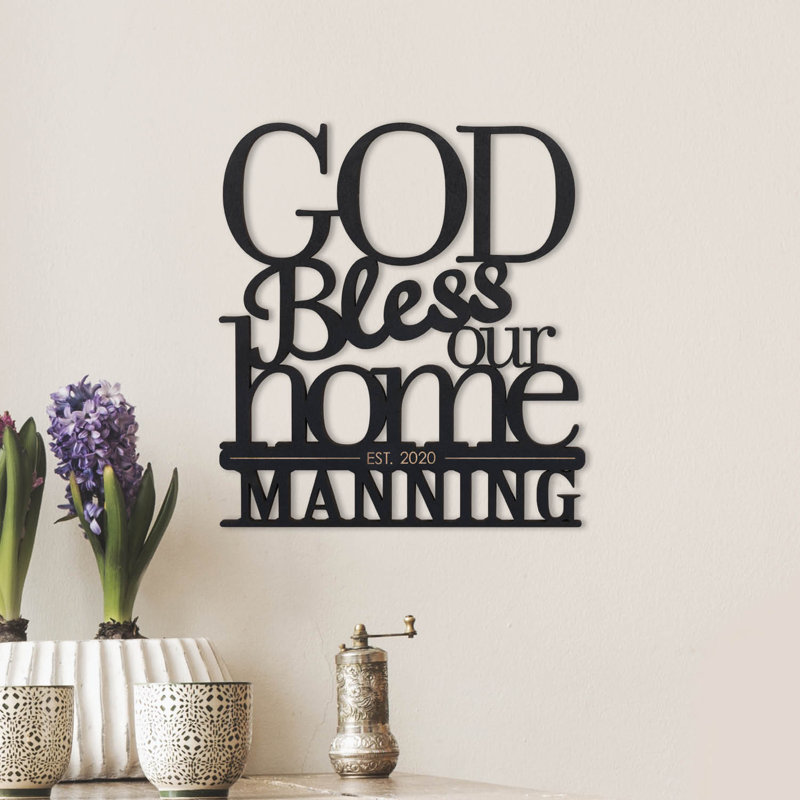 God Bless Our Home, art mural spirituel sur plaque avec nom de famille et année sur bois noir rustique