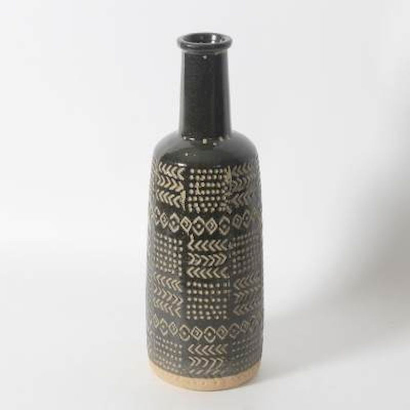 Vase de table en céramique noire Dagmar, H 17 po x l 5 po x P 5 po