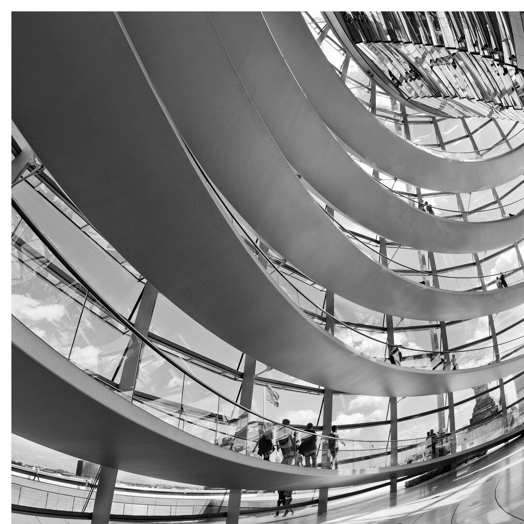 Seidenmatte Fototapete In the Berlin Reichstag II